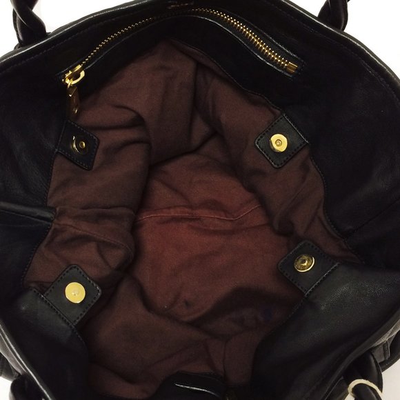 Chloe Amy Pleated Black Leather Tote - Picture 4 of 9